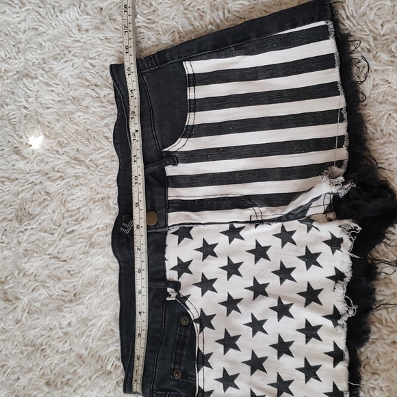 FOREVER 21 FLAG SHORTY SHORTS - Picture 3 of 8